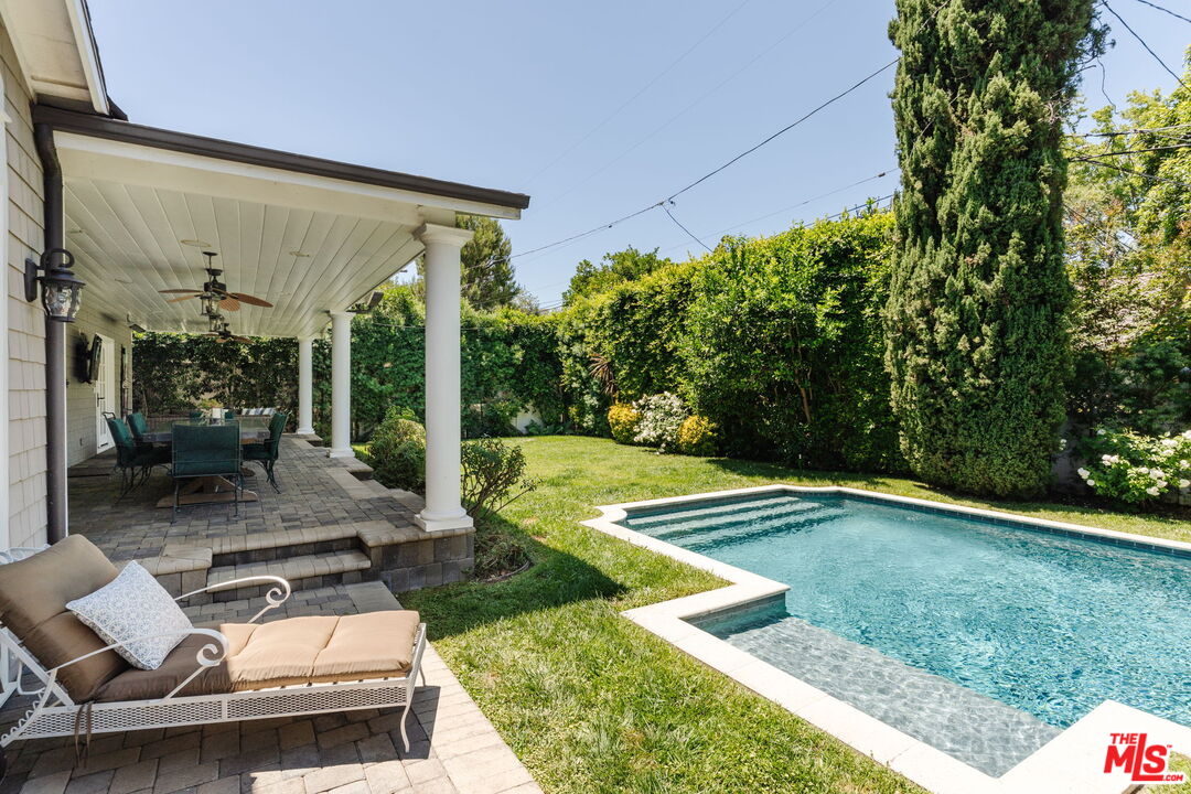 4237 Bluebell Ave