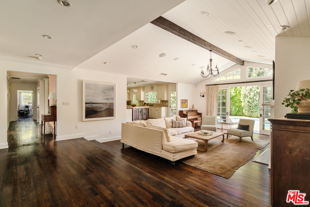 4237 Bluebell Ave