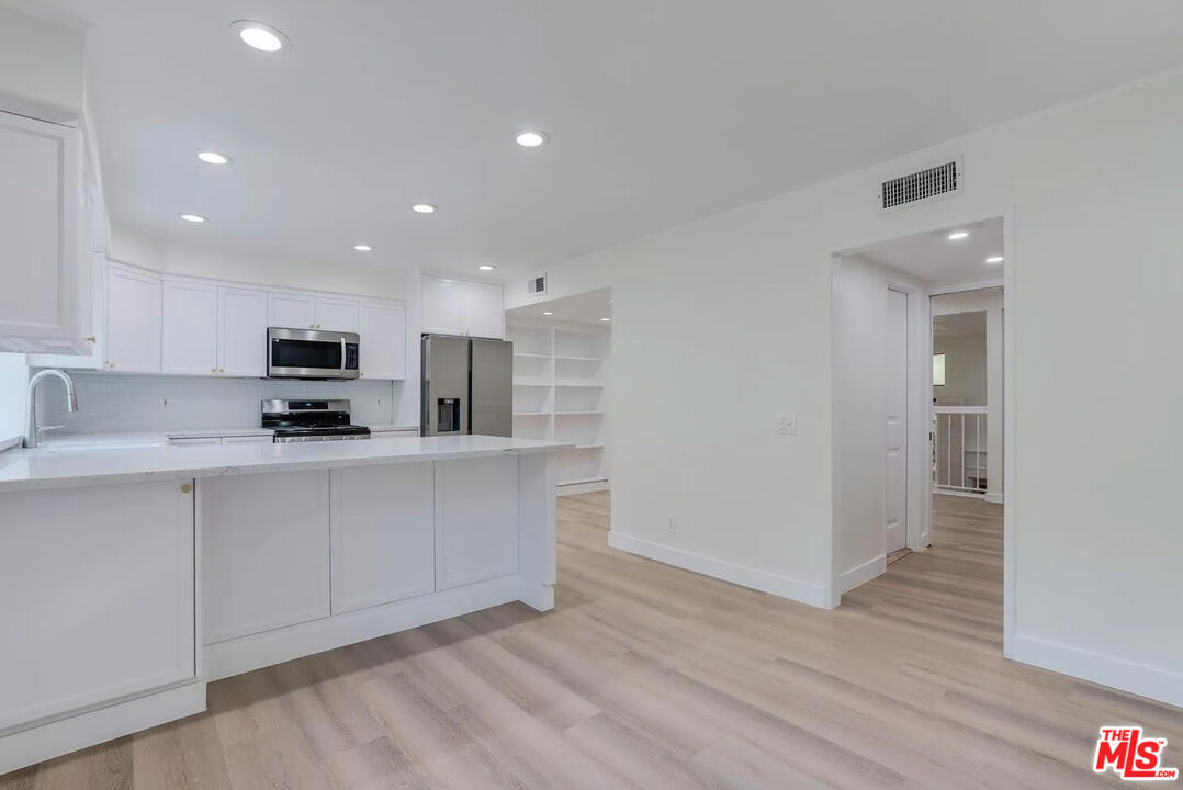 23471 Park Sorrento