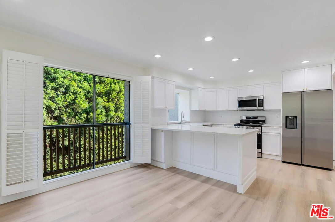 23471 Park Sorrento