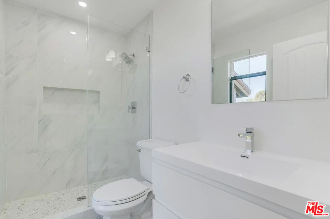 23471 Park Sorrento