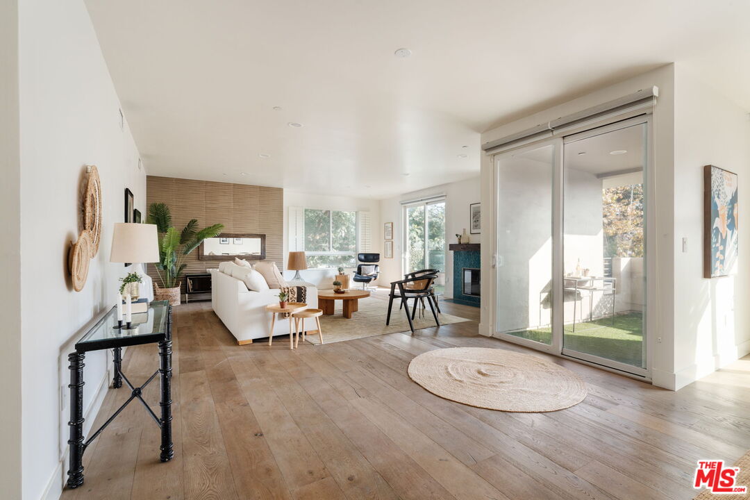 4925 Wilshire Blvd Unit: 103