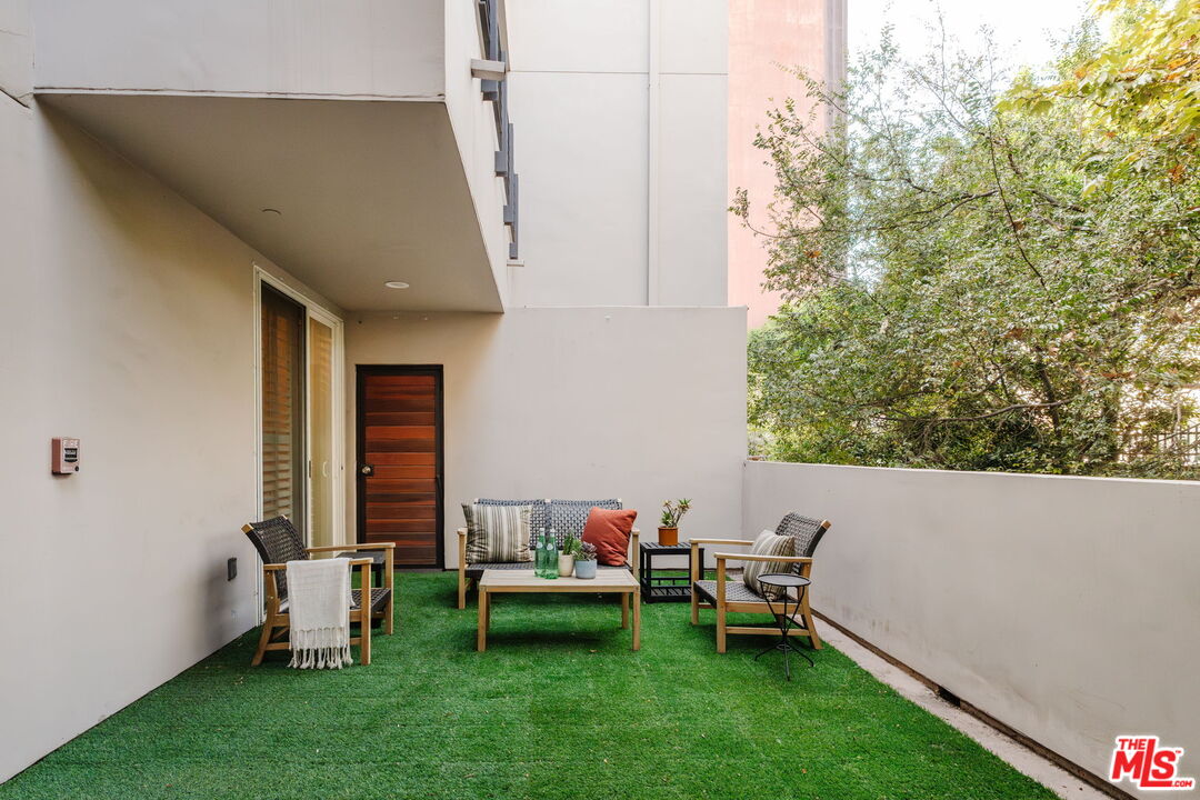 4925 Wilshire Blvd Unit: 103