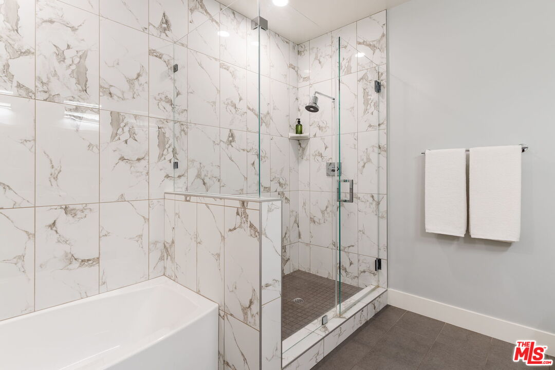 4925 Wilshire Blvd Unit: 103