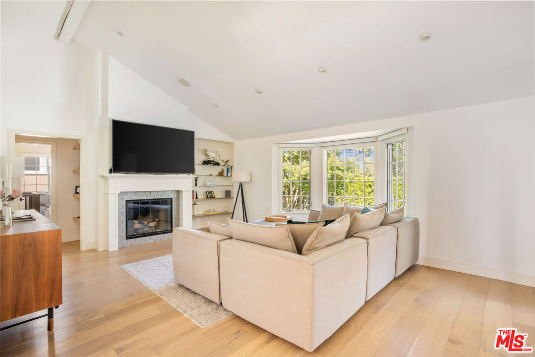 14664 Valley Vista Blvd