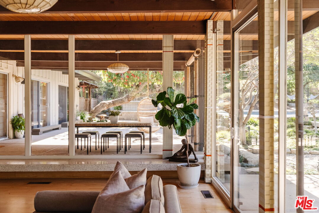 3493 Valley Meadow Rd