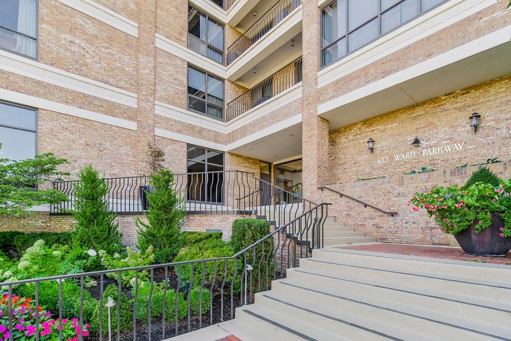 433 Ward Parkway Unit: 2N