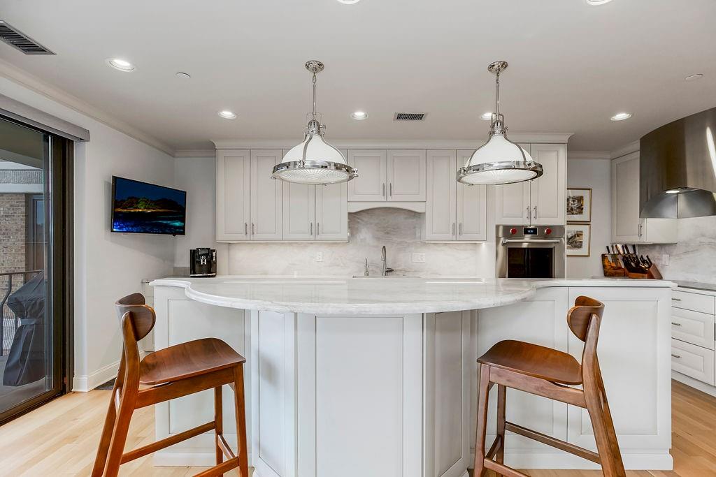 433 Ward Parkway Unit: 2N
