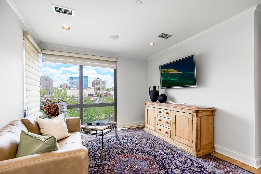 433 Ward Parkway Unit: 2N