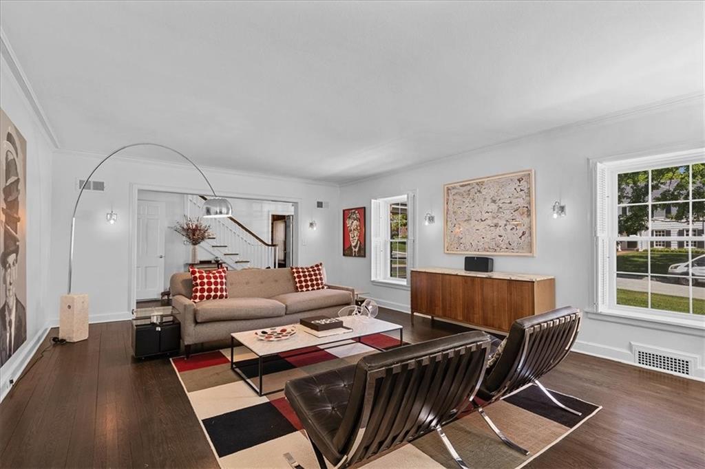 835 W 53rd Terrace