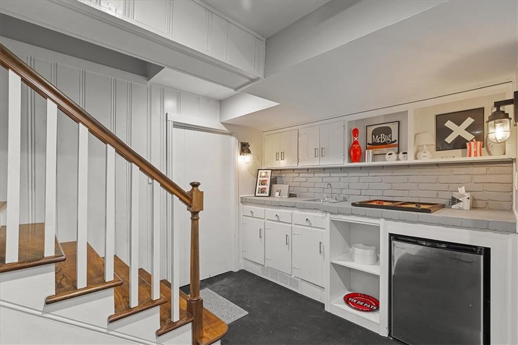 835 W 53rd Terrace