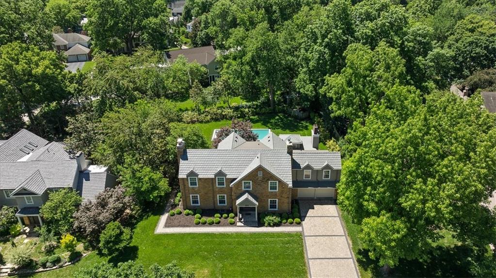 835 W 53rd Terrace