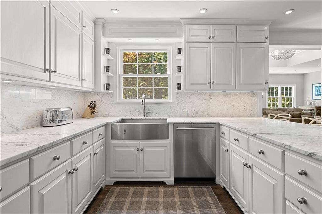 835 W 53rd Terrace