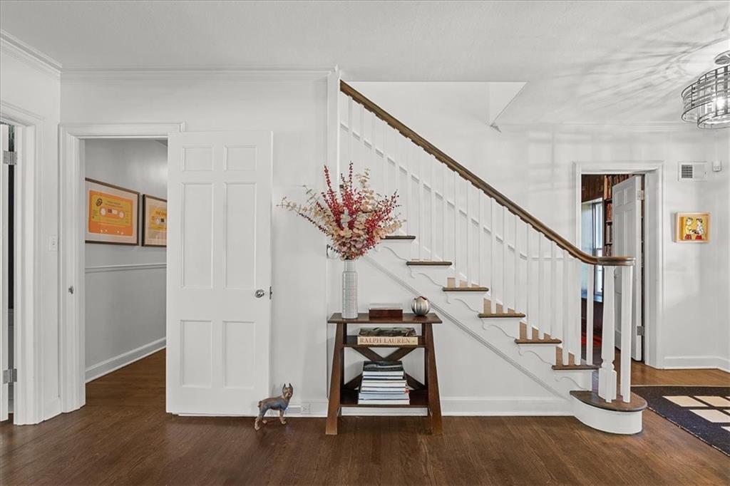 835 W 53rd Terrace