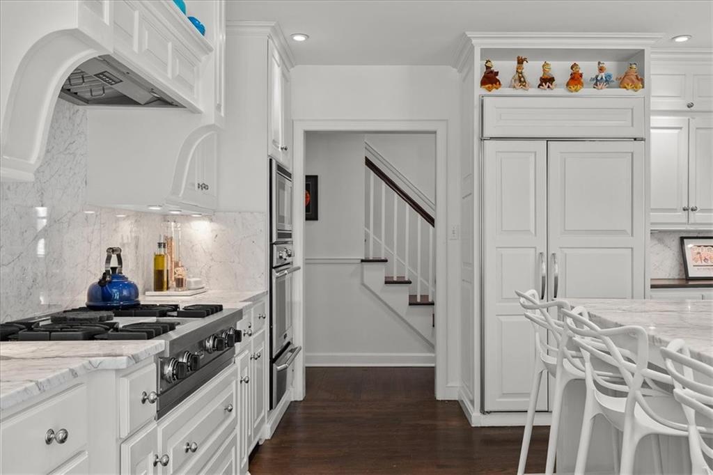 835 W 53rd Terrace