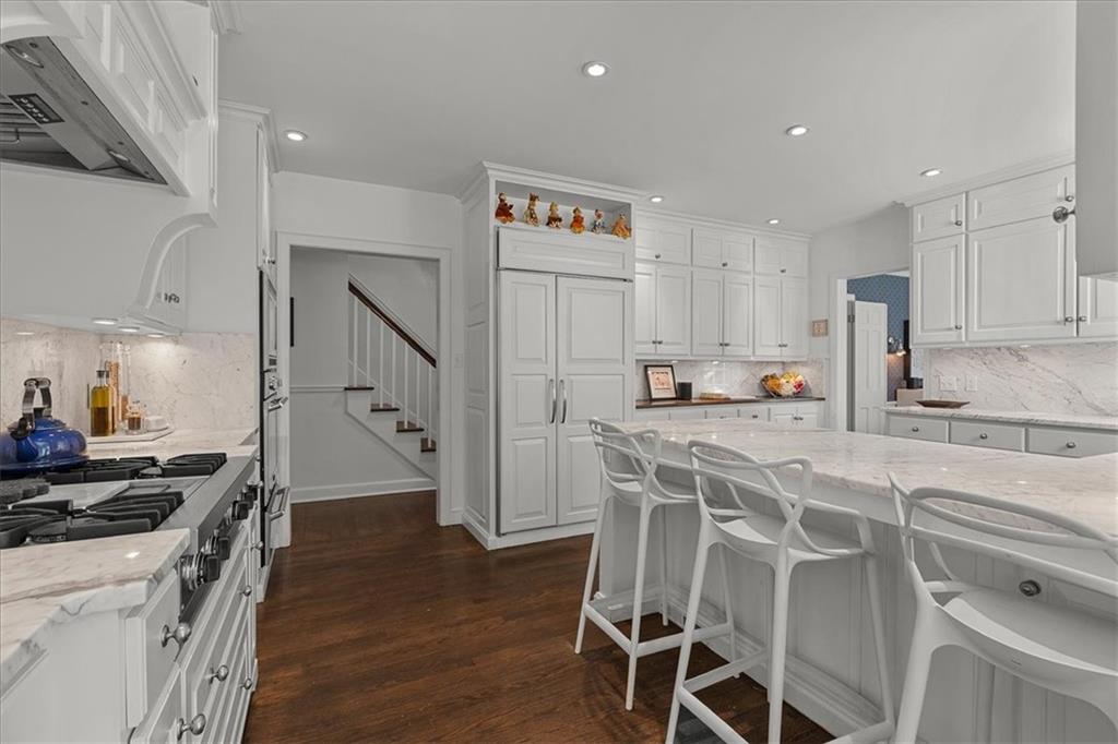 835 W 53rd Terrace