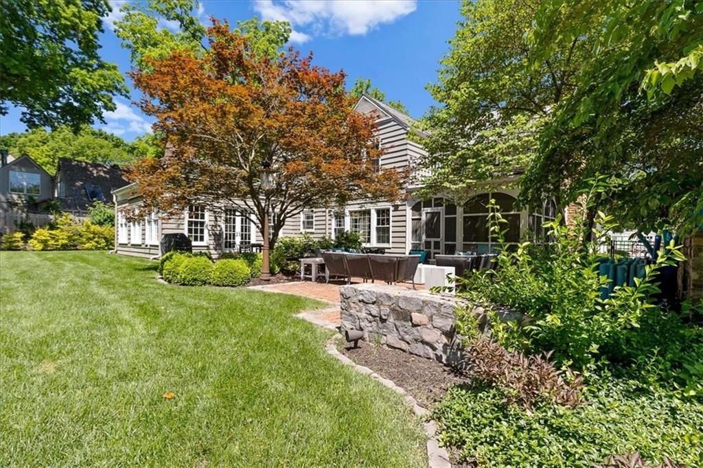835 W 53rd Terrace