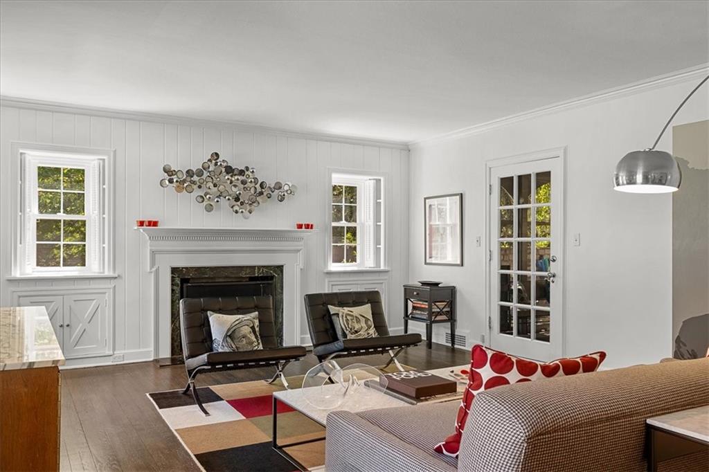 835 W 53rd Terrace
