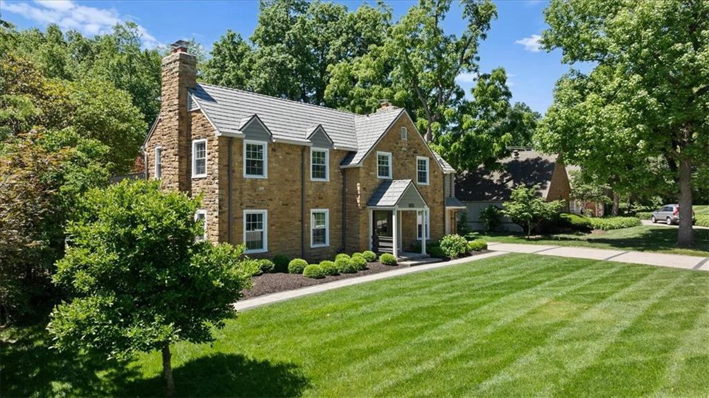 835 W 53rd Terrace