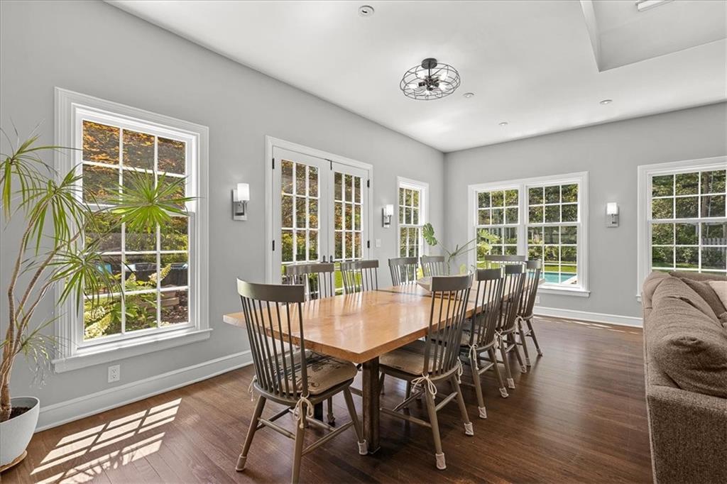 835 W 53rd Terrace