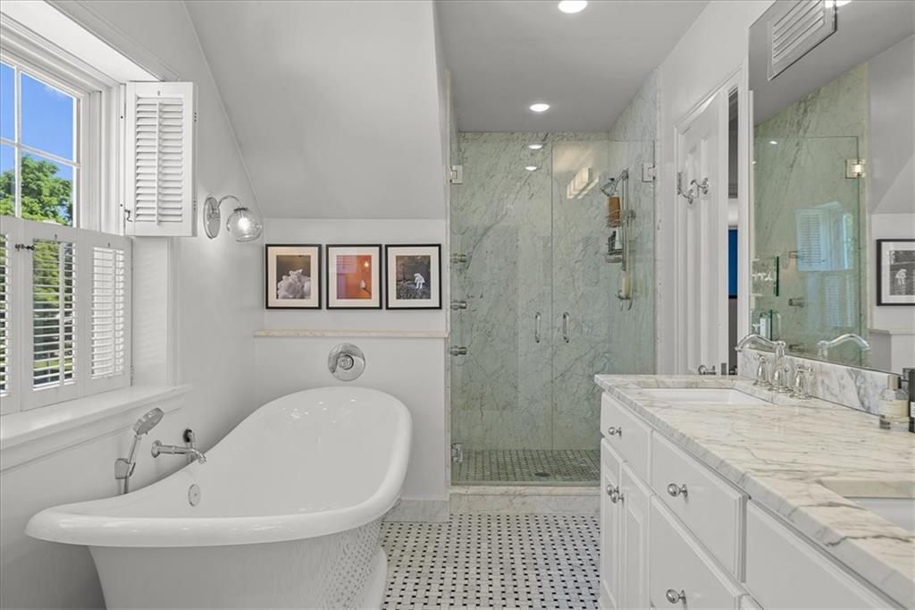 835 W 53rd Terrace