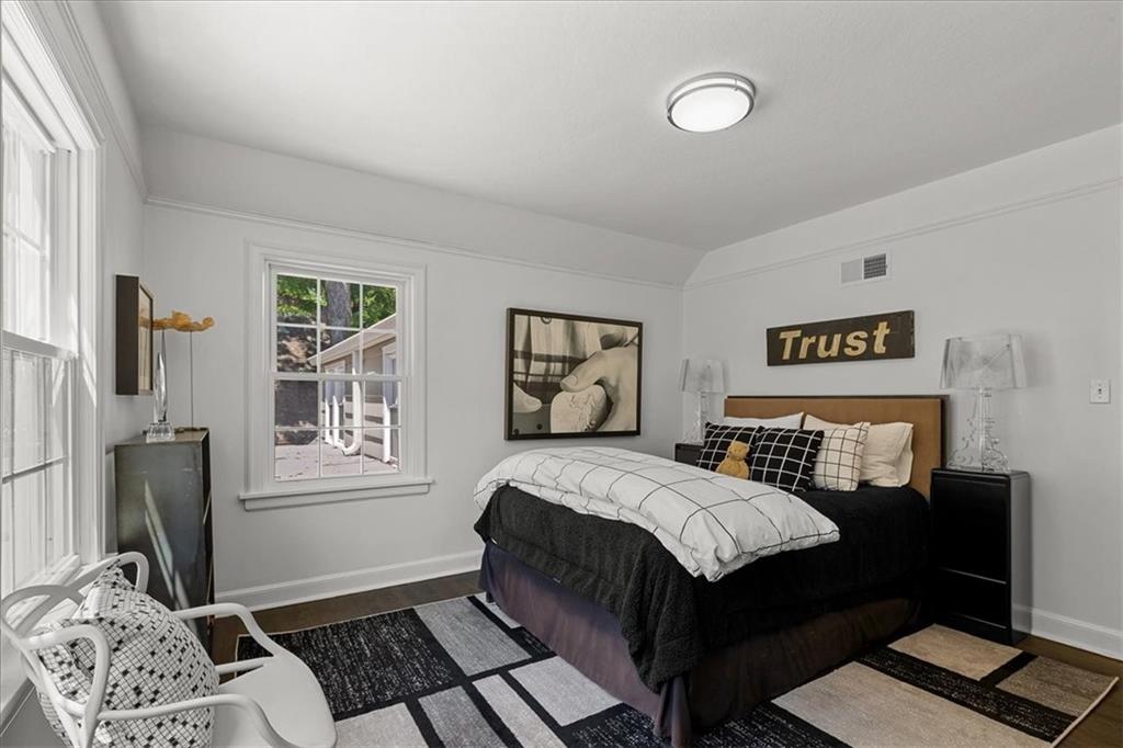 835 W 53rd Terrace