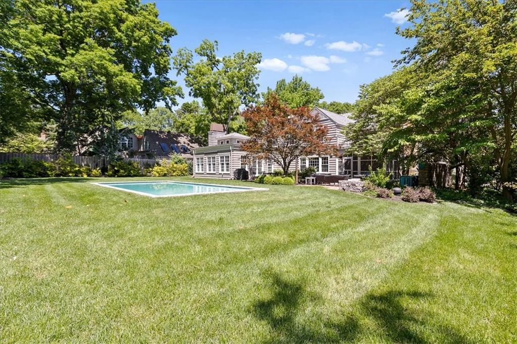 835 W 53rd Terrace