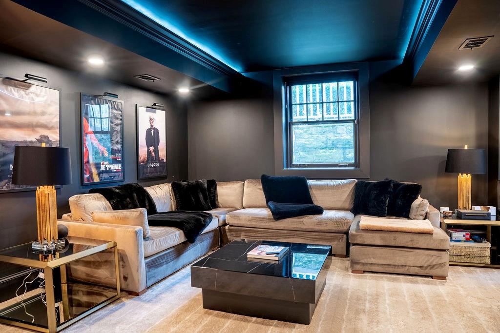 800 W 52nd Street