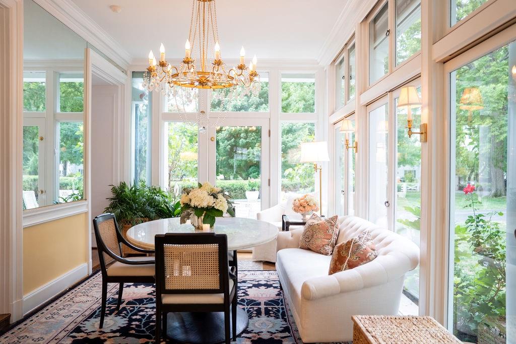 800 W 52nd Street