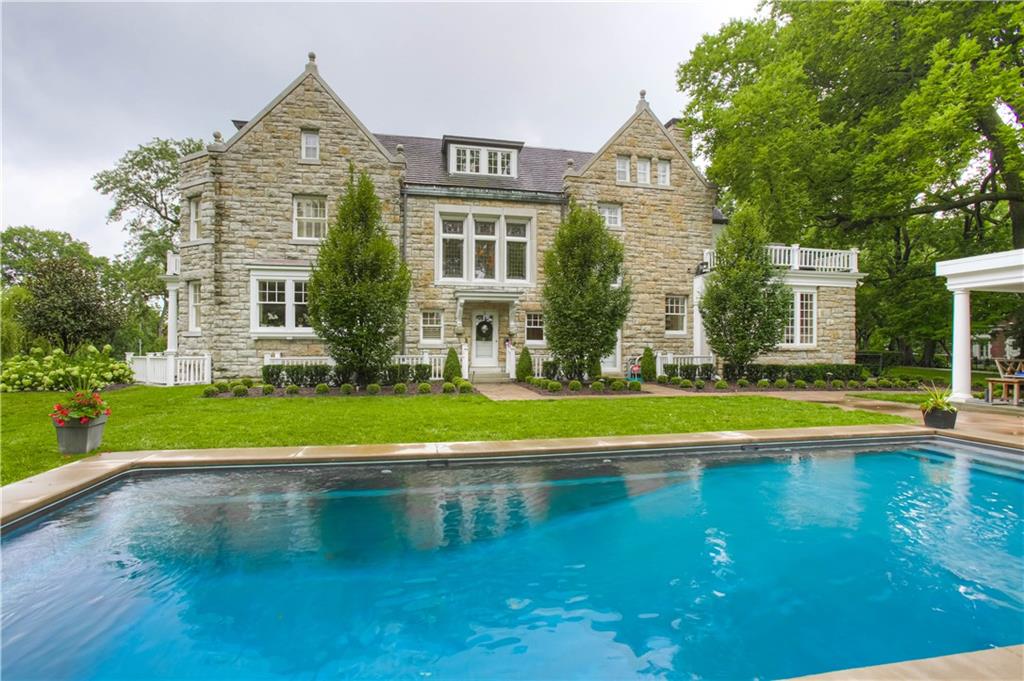 800 W 52nd Street