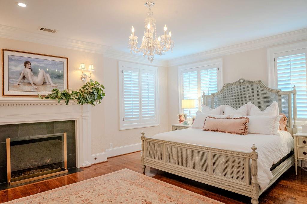 800 W 52nd Street