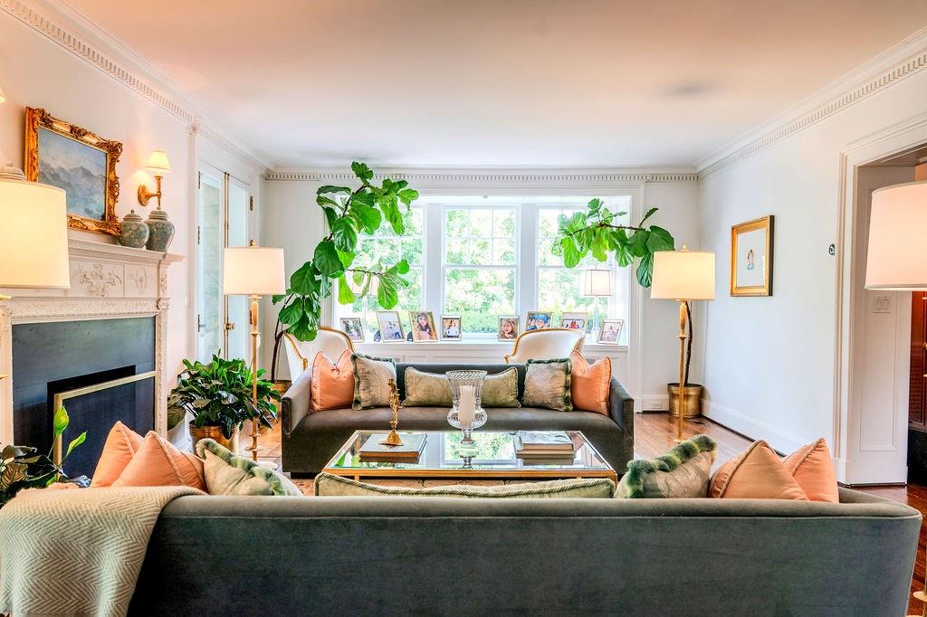800 W 52nd Street