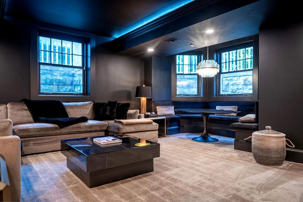 800 W 52nd Street