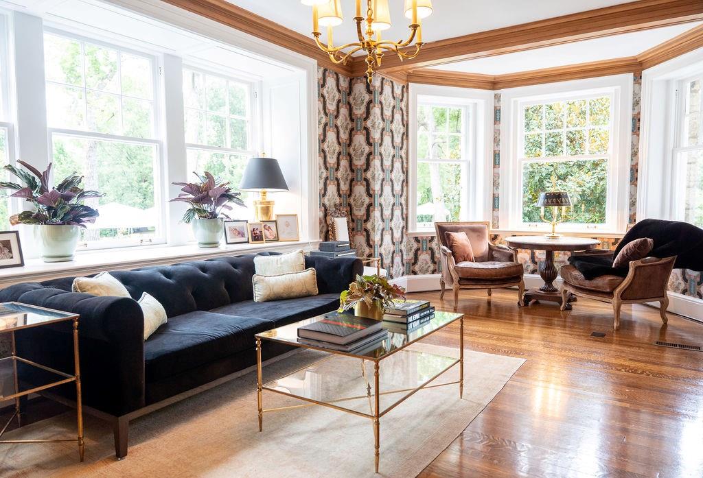 800 W 52nd Street