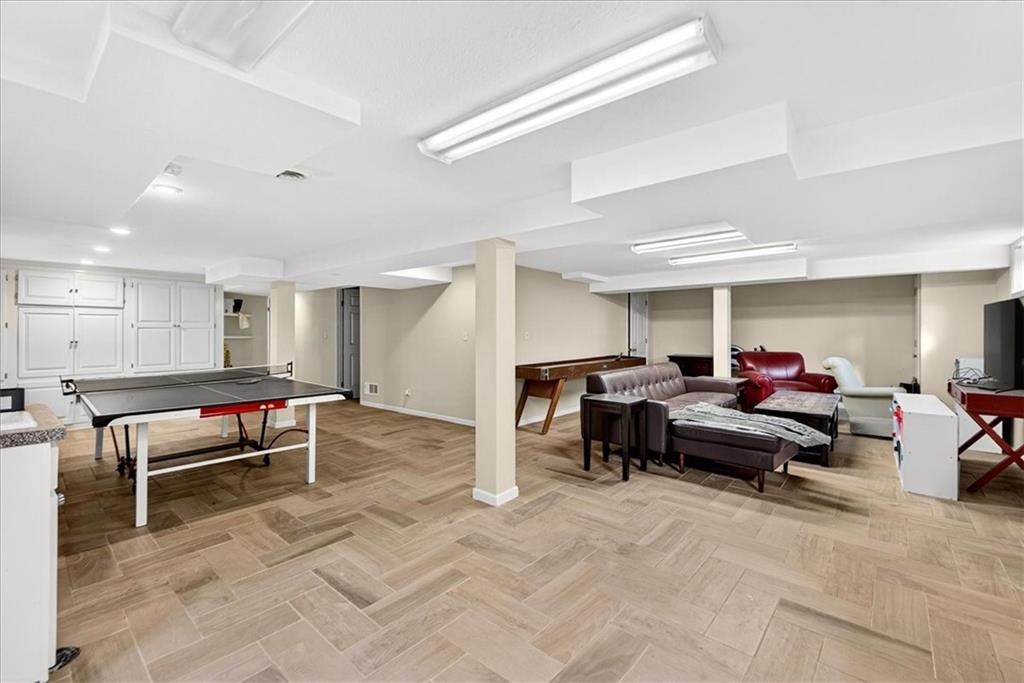 6010 Reinhardt Drive