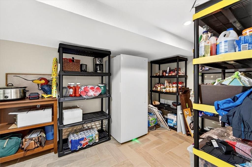 6010 Reinhardt Drive