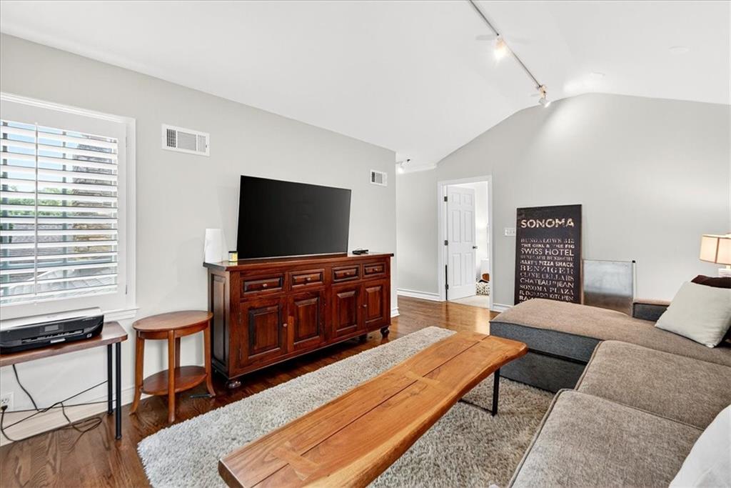 6010 Reinhardt Drive