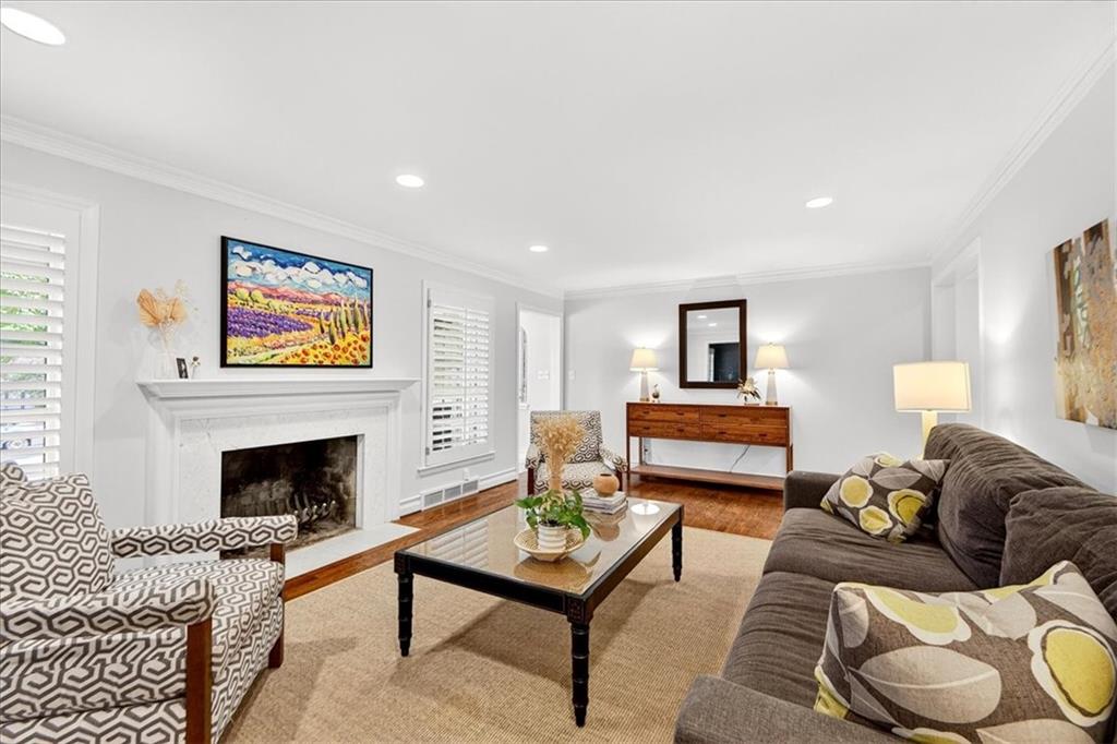 6010 Reinhardt Drive