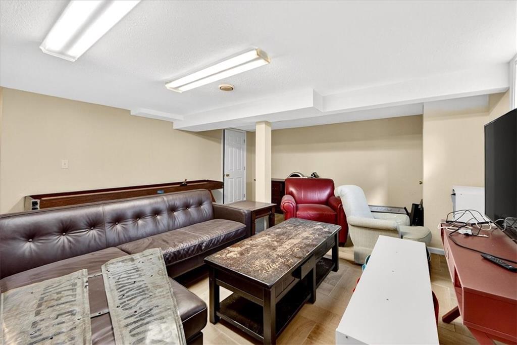 6010 Reinhardt Drive