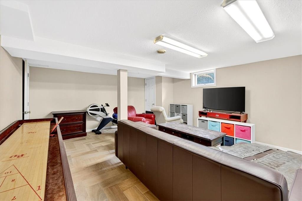 6010 Reinhardt Drive