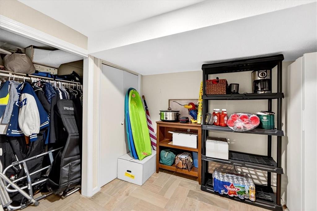 6010 Reinhardt Drive