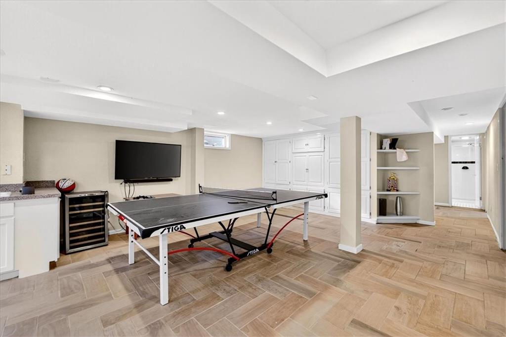 6010 Reinhardt Drive