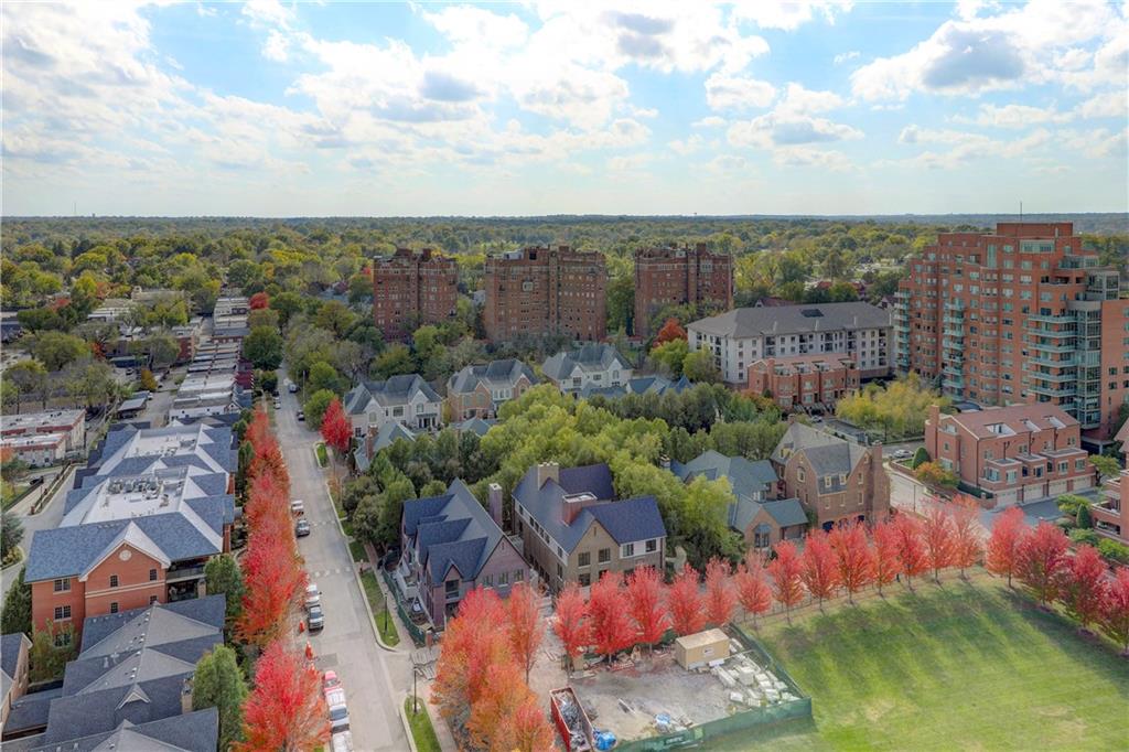121 W 48th Street Unit: 2005