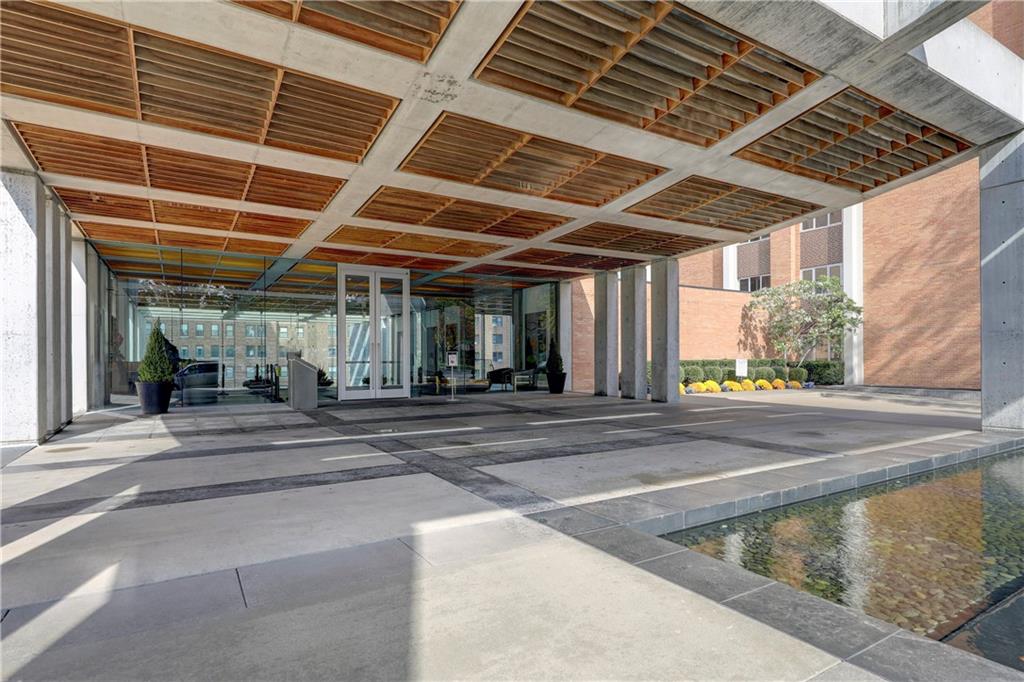 121 W 48th Street Unit: 2005