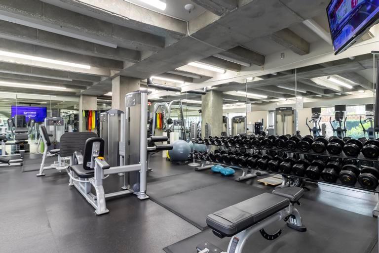 121 W 48th Street Unit: 2005