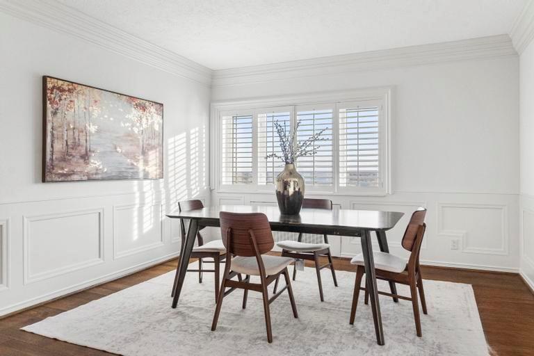 121 W 48th Street Unit: 2005