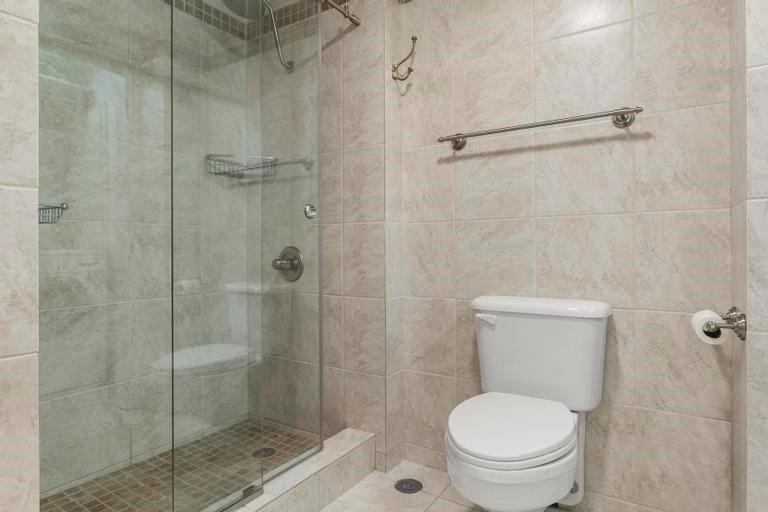121 W 48th Street Unit: 2005