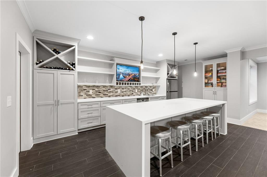 5710 Reinhardt Drive