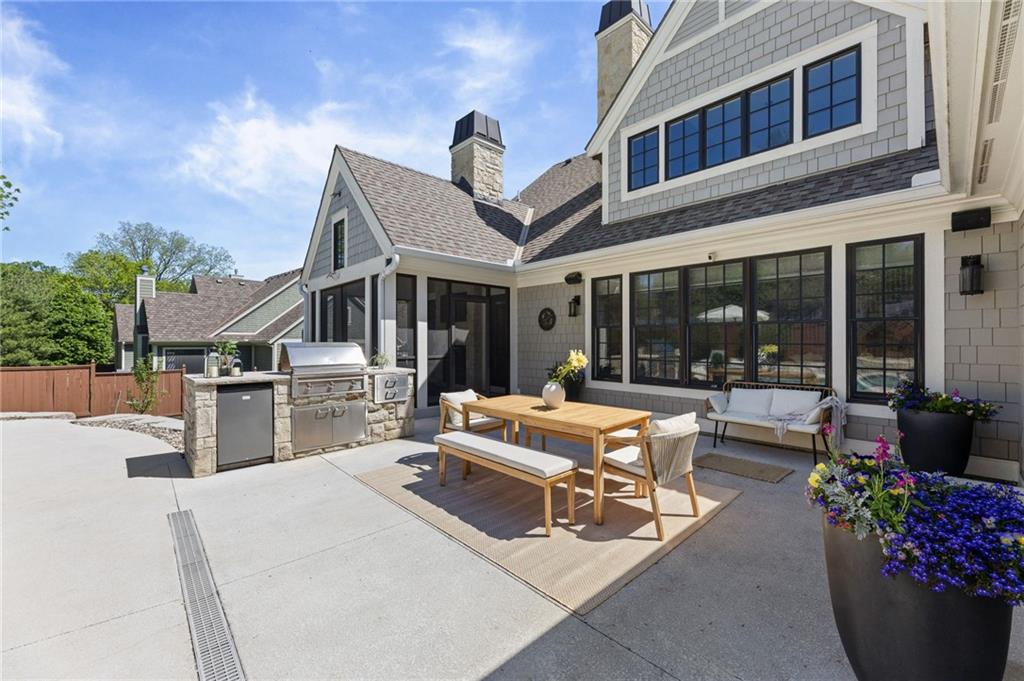 5710 Reinhardt Drive