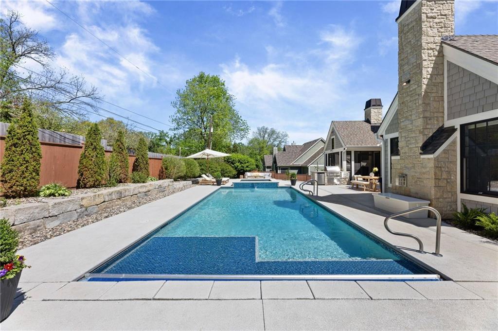 5710 Reinhardt Drive